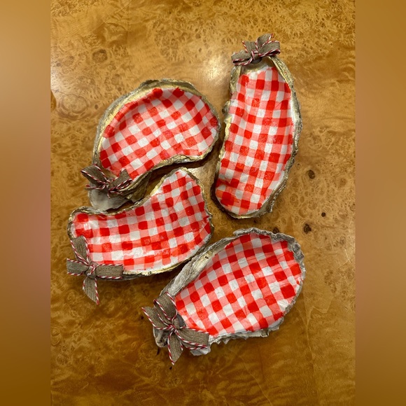 Handmade Oyster Shell Set - Picture 3 of 5
